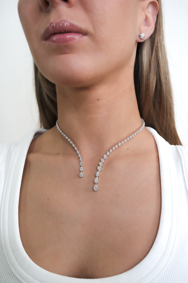 Leonor Oval / Pear Drop Necklace